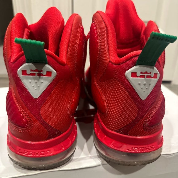 Nike Lebron 9s Christmas Edition - Picture 4 of 8